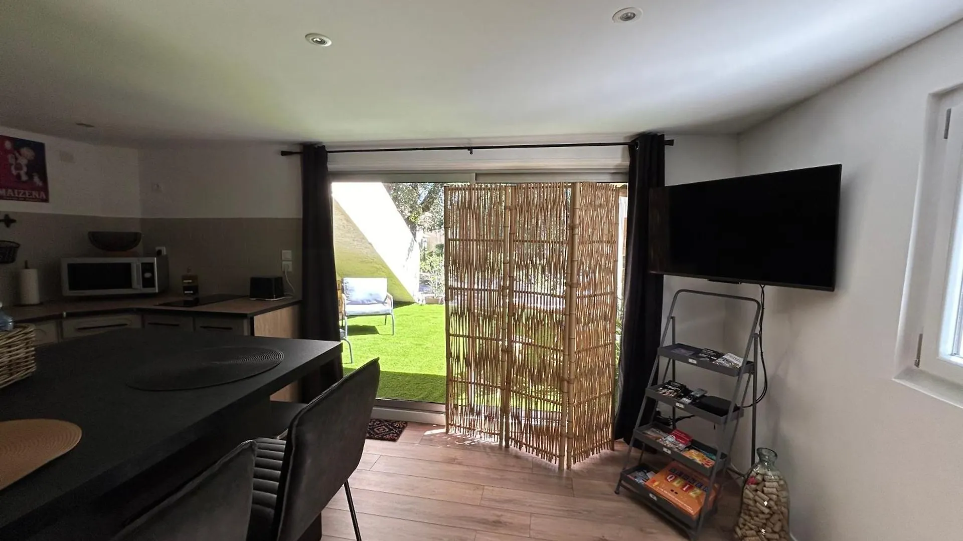 Apartment Cocon Cosy Appart Romantique, Jacuzzi Piscine Puget France