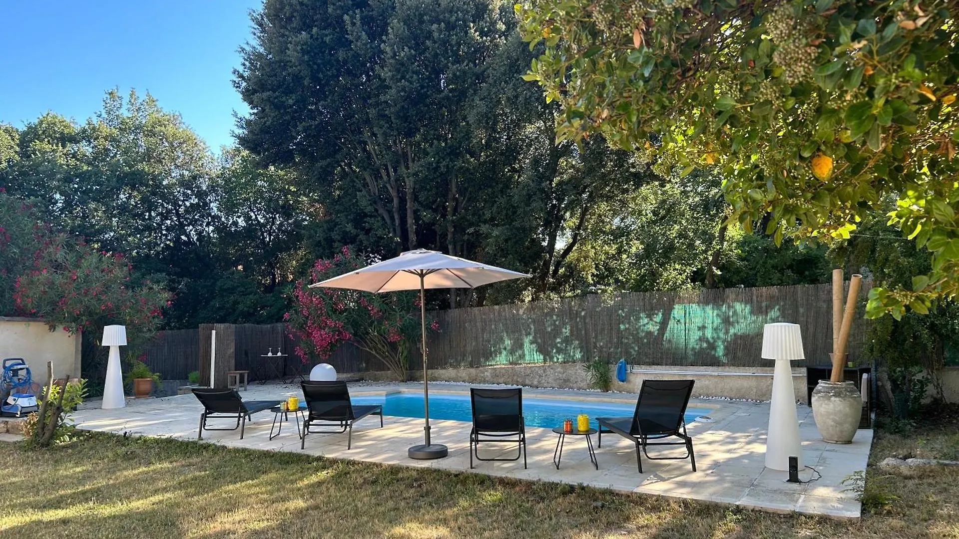 Cocon Cosy Appart Romantique, Jacuzzi Piscine Puget