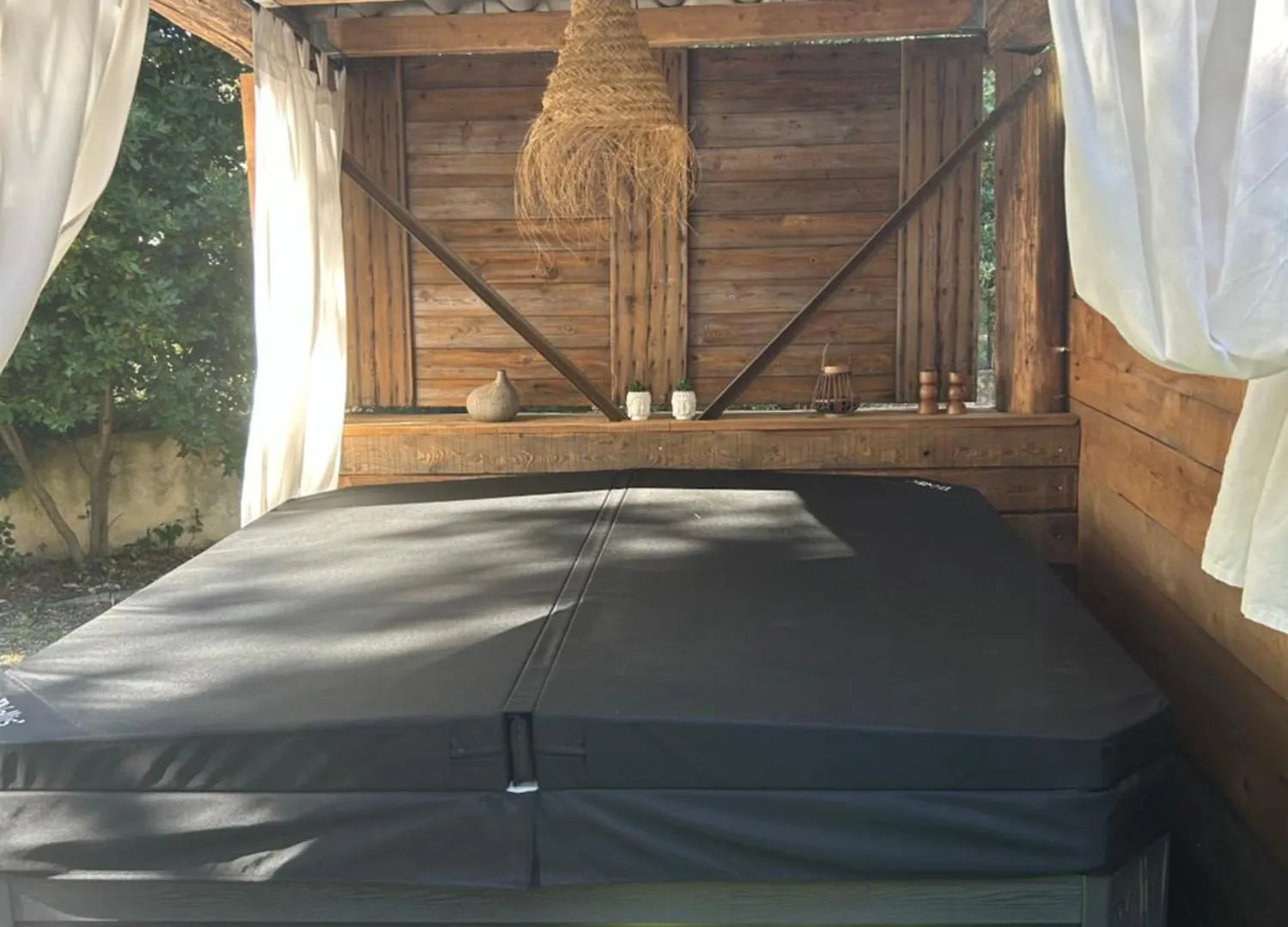 Cocon Cosy Appart Romantique, Jacuzzi Piscine Puget Apartment