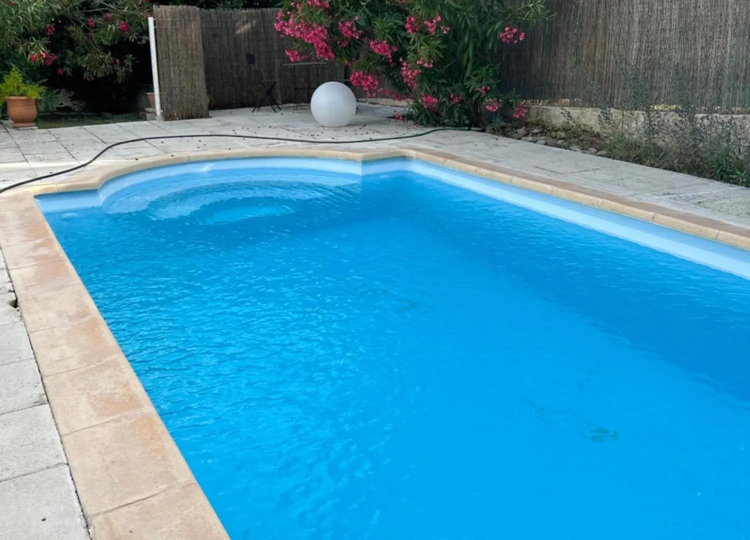 Cocon Cosy Appart Romantique, Jacuzzi Piscine Puget Apartment