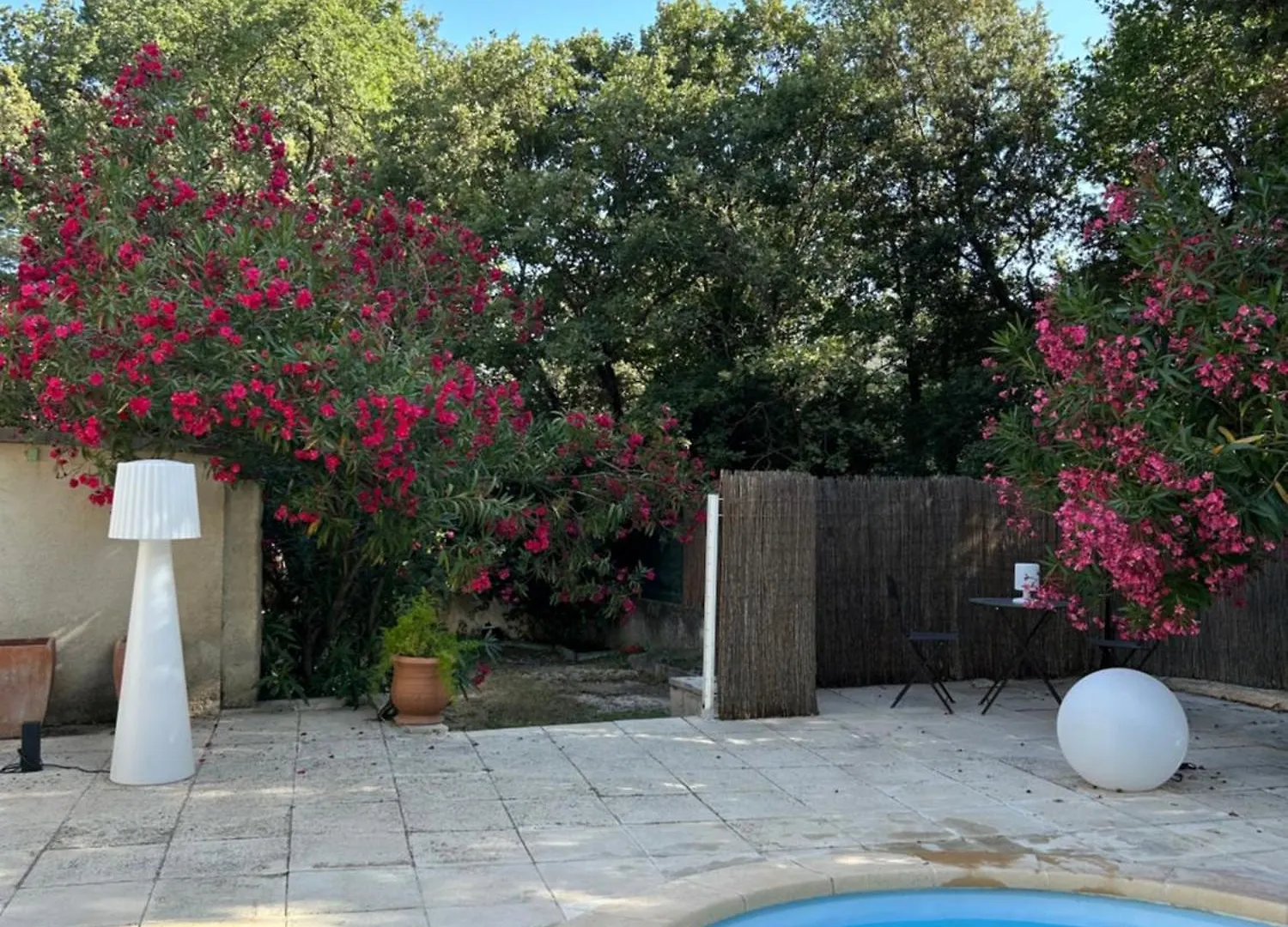 Cocon Cosy Appart Romantique, Jacuzzi Piscine Puget Apartment