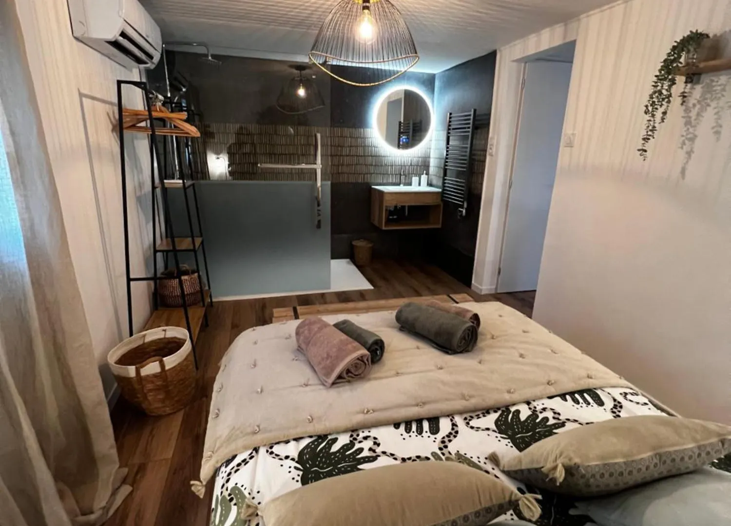 Cocon Cosy Appart Romantique, Jacuzzi Piscine Puget Apartment