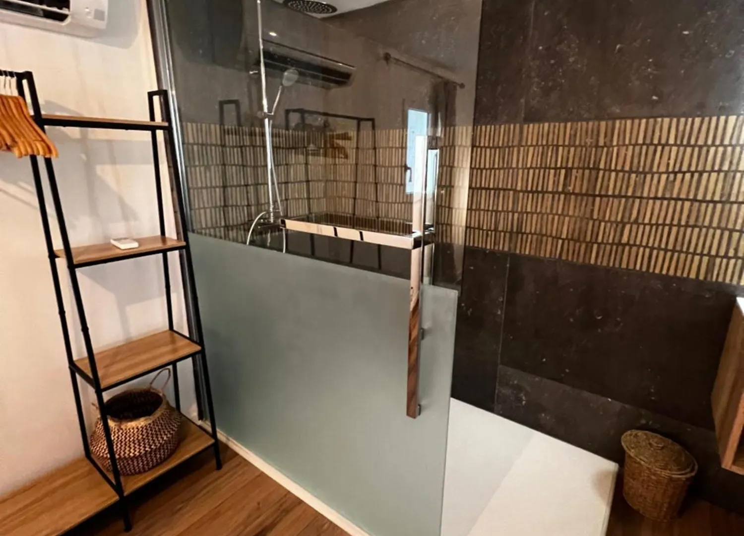 Apartment Cocon Cosy Appart Romantique, Jacuzzi Piscine Puget